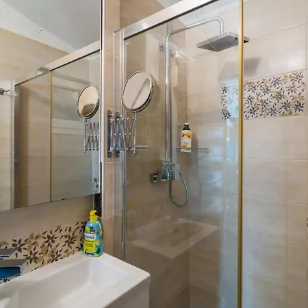 R&a With Private Pool & Sea View *